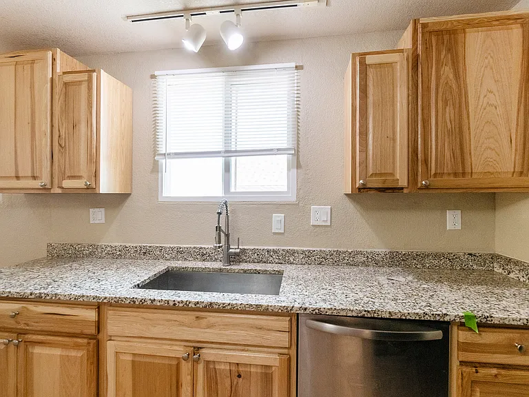 GRANITE COUNTERTOPS, LARGE SINK