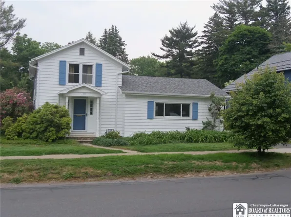 159 Temple St, Fredonia, NY 14063