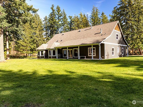 4th image of 694 Plum Creek Lane
