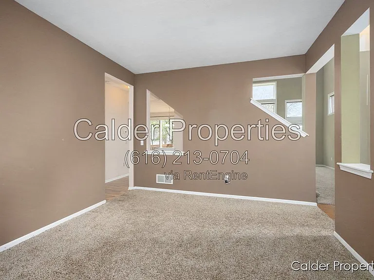 5686 E Falling Leaf Dr SE — Photo 15