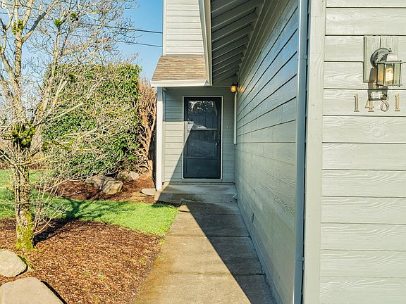2nd image of 14811-14813 NE Fremont Ct