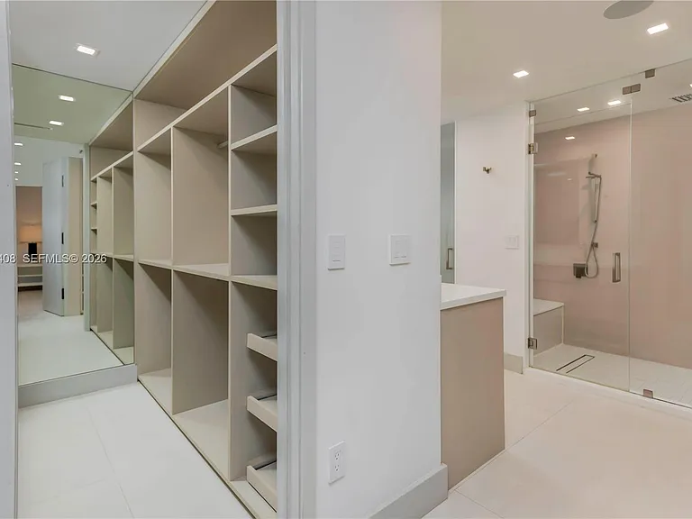 301 Shore Dr E — Photo 23