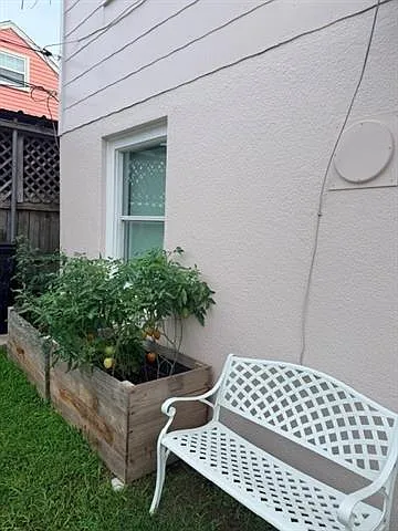 1 bed, 1.0 bath, 465 sqft, $1,100 — Photo 3
