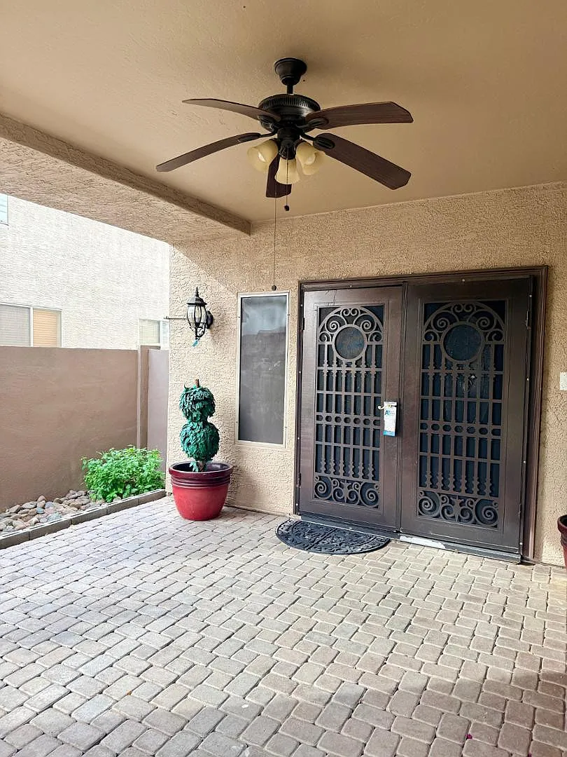 4 bed, 2.5 bath, 2593 sqft, $3,000 — Photo 4