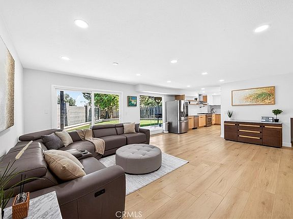 2nd image of 2248 El Rancho Vis