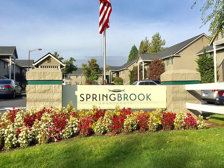 1401 N Springbrook Rd — Photo 16