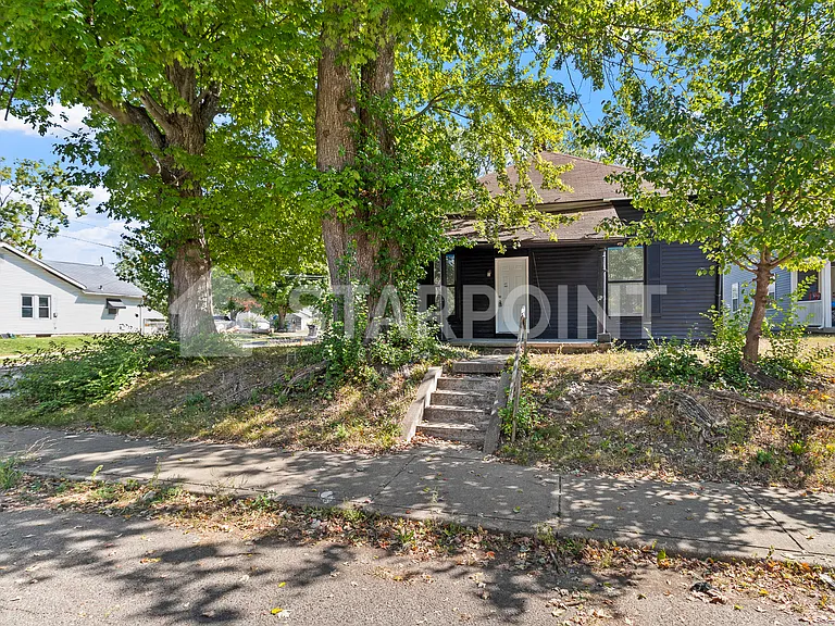 1504 Halford St — Photo 10