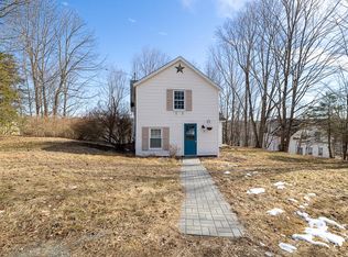 2 Loudon Ln, Hallowell, ME 04347