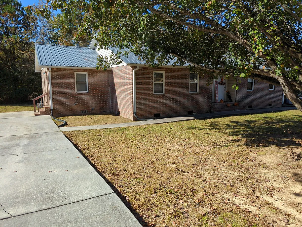 Building Photo - 115 Summerfield Rd