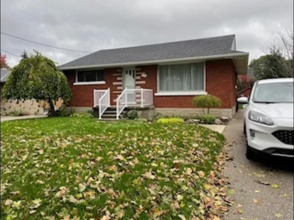 15 Pinecrest Dr, Kitchener, ON N2A 2G7