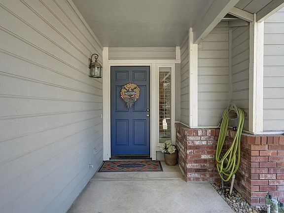 3rd image of 8940 Oakmore Way