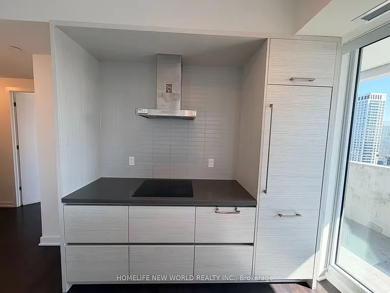 2221 Yonge St #2403 — Photo 6