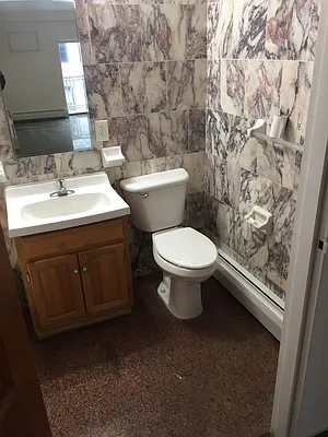 Rented by Metroline Realty | media 18