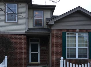 6588 Pine Lake Dr, Tinley Park, IL 60477