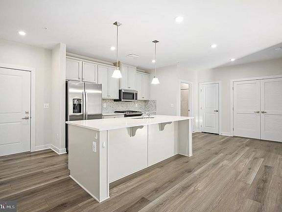 3rd image of 46294 Mount Milstead Ter Unit 303
