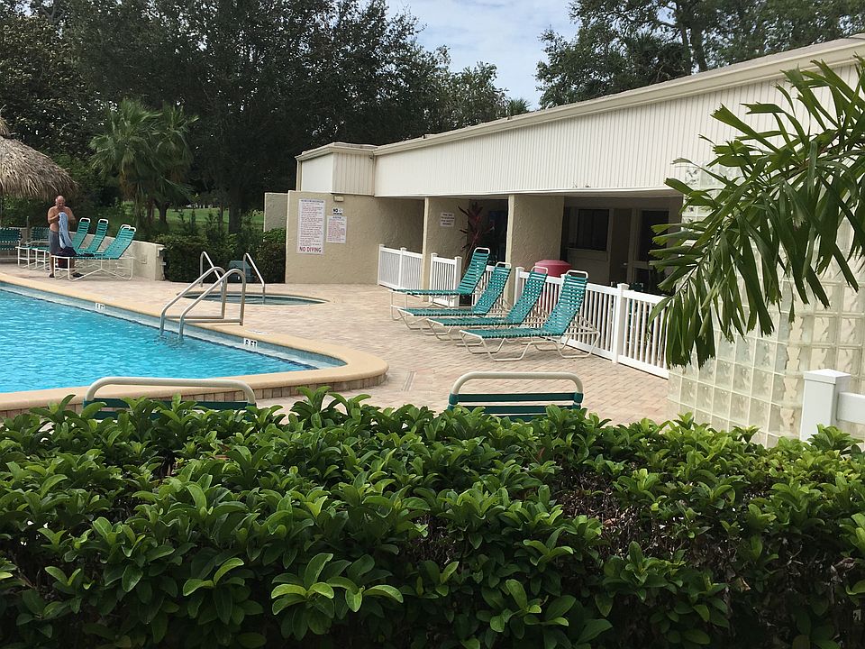 1st image of 2615 Cove Cay Dr Unit 109