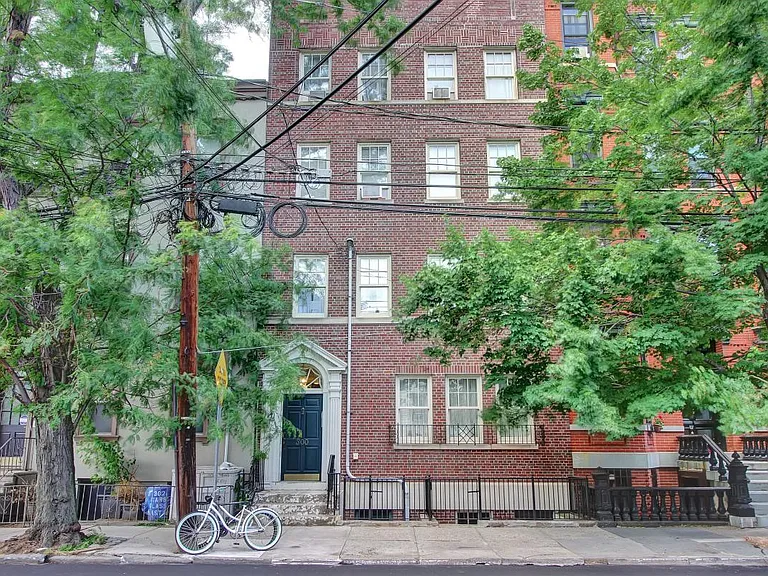 300 2nd St #1R — Photo 10