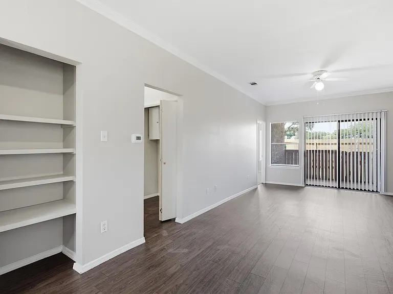 2405 W Slaughter Ln — Photo 6