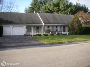 13502 Spring Hill Dr, Hagerstown, MD 21742