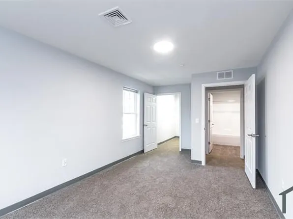 4 Twin Bridge Rd, Merrimack, NH 03054