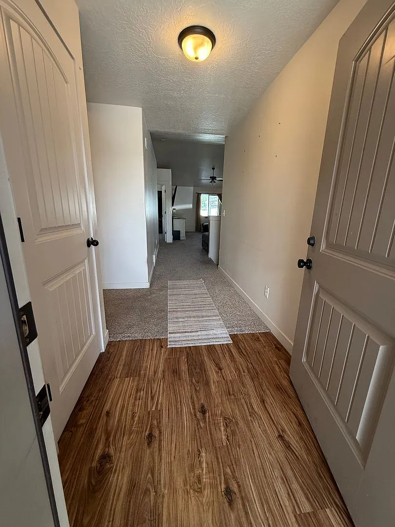 Charming Rambler Style! Private & Fenced Yard in Cul de sac! — Photo 2