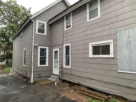 3rd image of 131 Harvard Pl