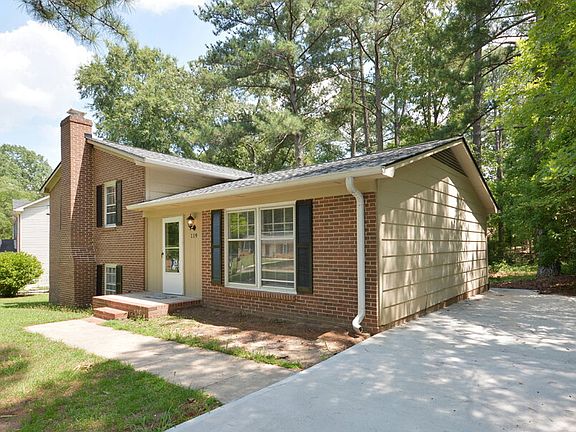 3rd image of 119 Monterey Ln