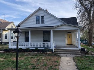 1010 6th St, Fairbury, NE 68352