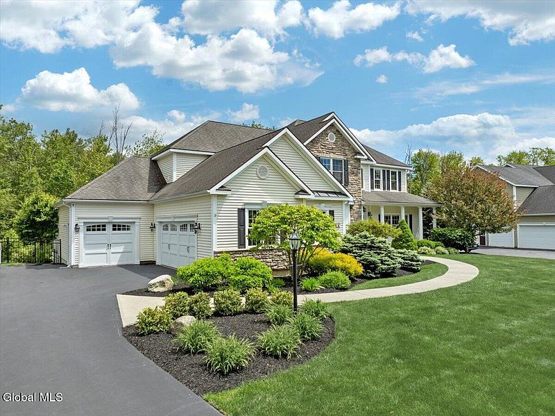 2nd image of 13 Tipperary Way