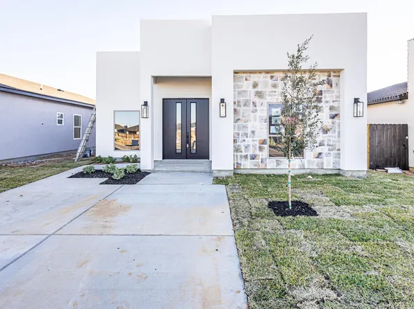 3809 Yoyis St, Laredo, TX 78046