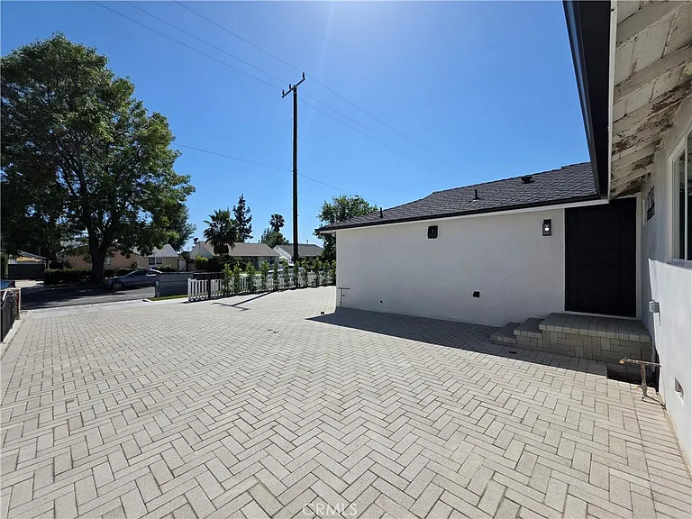 17103 Kingsbury — Photo 31