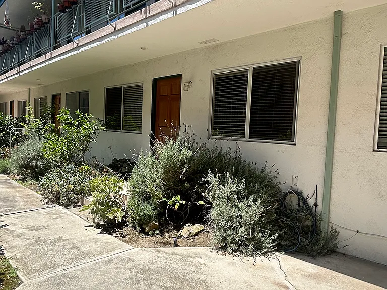 848 9th St #2 — Photo 3