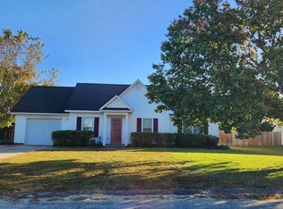 154 Northwoods Dr, Raeford, NC 28376