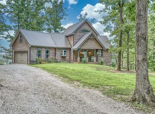288 Eagles Bluff Ln, Spencer, TN 38585