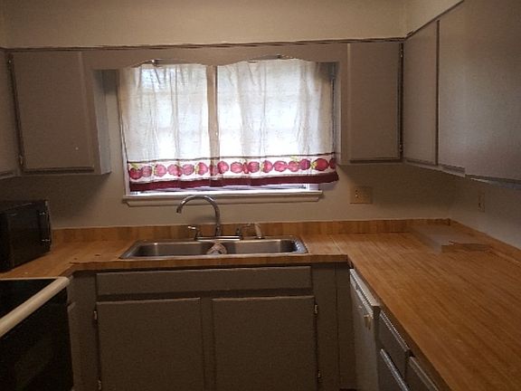 4th image of 103 E Appomattox Cir