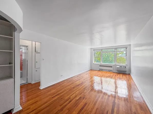 2600 East 21st Street 4C image 1 of 11