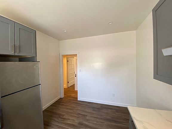 3rd image of 1808 Octavia St APT 16