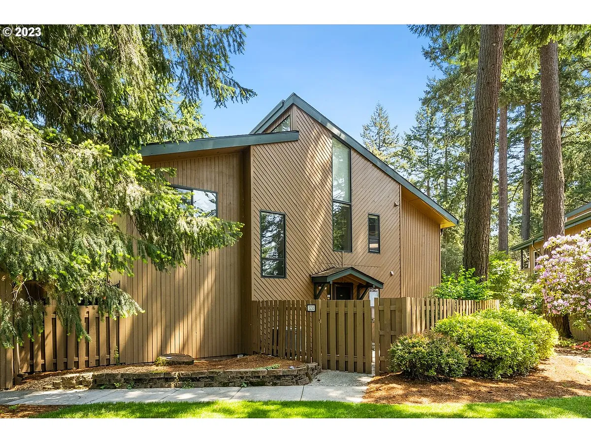 Building Photo - 3234 SE 153rd Ave