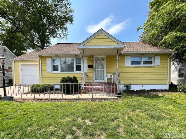 20 Maplewood Ave, Colonia, NJ 07067