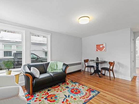 4th image of 77 Edgewood Avenue