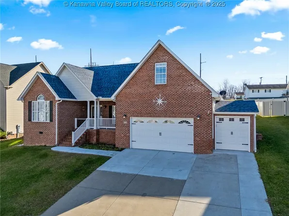 5002 Rosecrest Dr, Hurricane, WV 25526