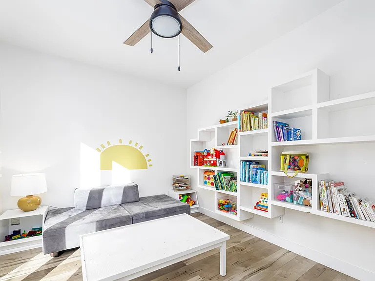 28080 Hayward Dr — Photo 12