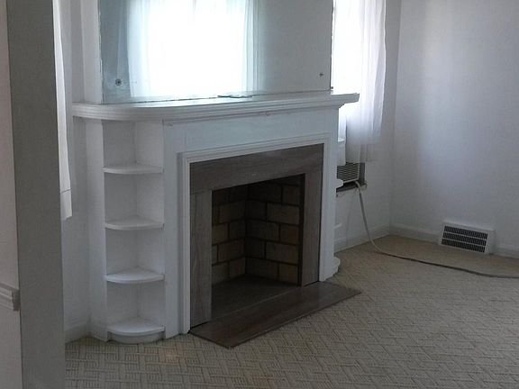 3rd image of 17209 Oxford Ave #2