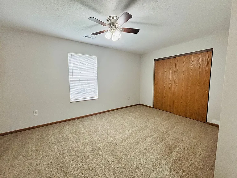 Shadow Ridge Apartments — Photo 34