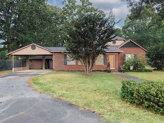 2nd image of 3604 Oakwood Rd