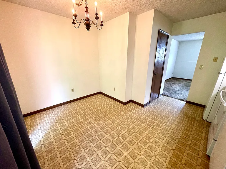 4515 W Millbrook Dr #E — Photo 7