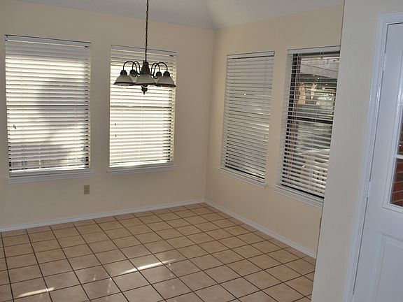 4th image of 1803 Blue Bell Dr