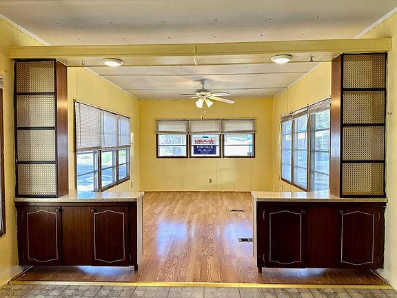3rd image of 124 Oakhill View Dr