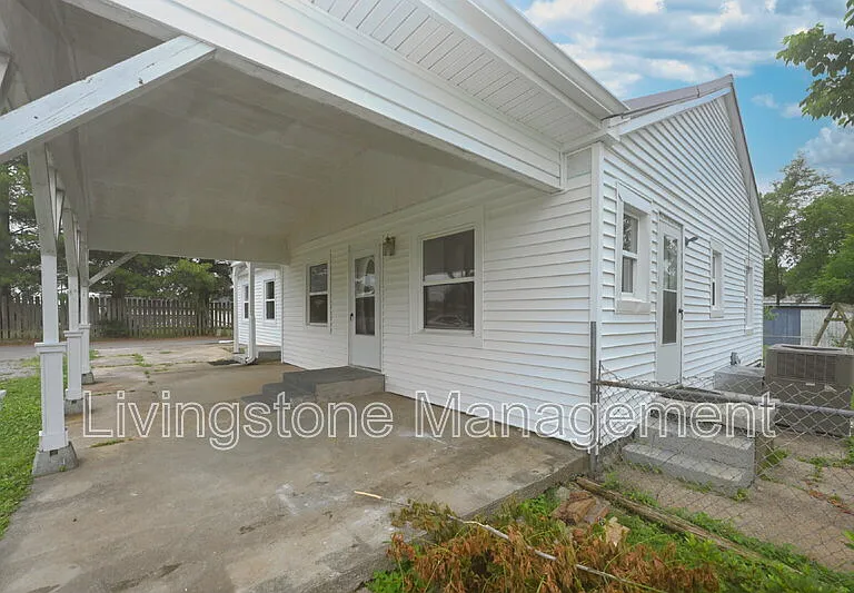 872 W Albert Gallatin Ave — Photo 46
