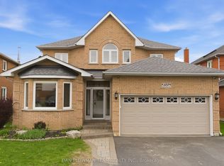 122 Robert Adams Dr, Clarington, ON L1E 2C4